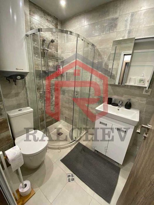 Двустаен апартамент под наем / Младост