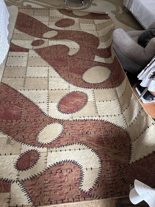 Предлагаются ковры