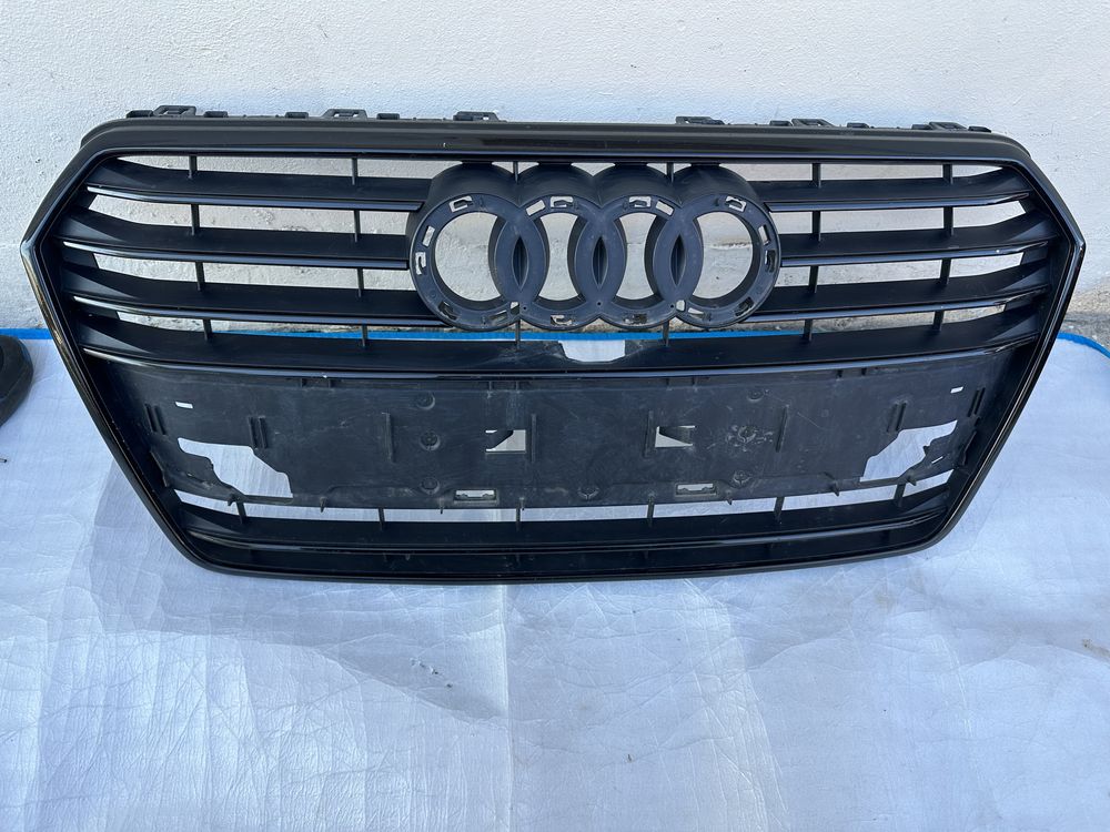 Grilă radiator audi a7.4g.cod:4g8853651.b.