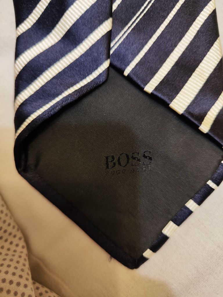 Италианска врътовръзка "Hugo Boss"