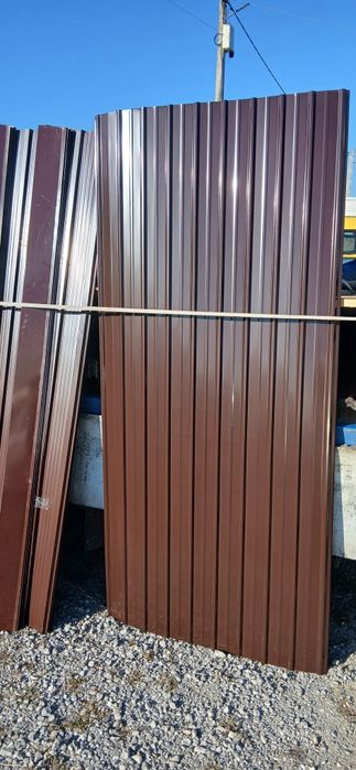 Tablă colorata maro 2x0.90 și 1.90x0.90 
Tablă gri antracit 2x0.90 
Ac