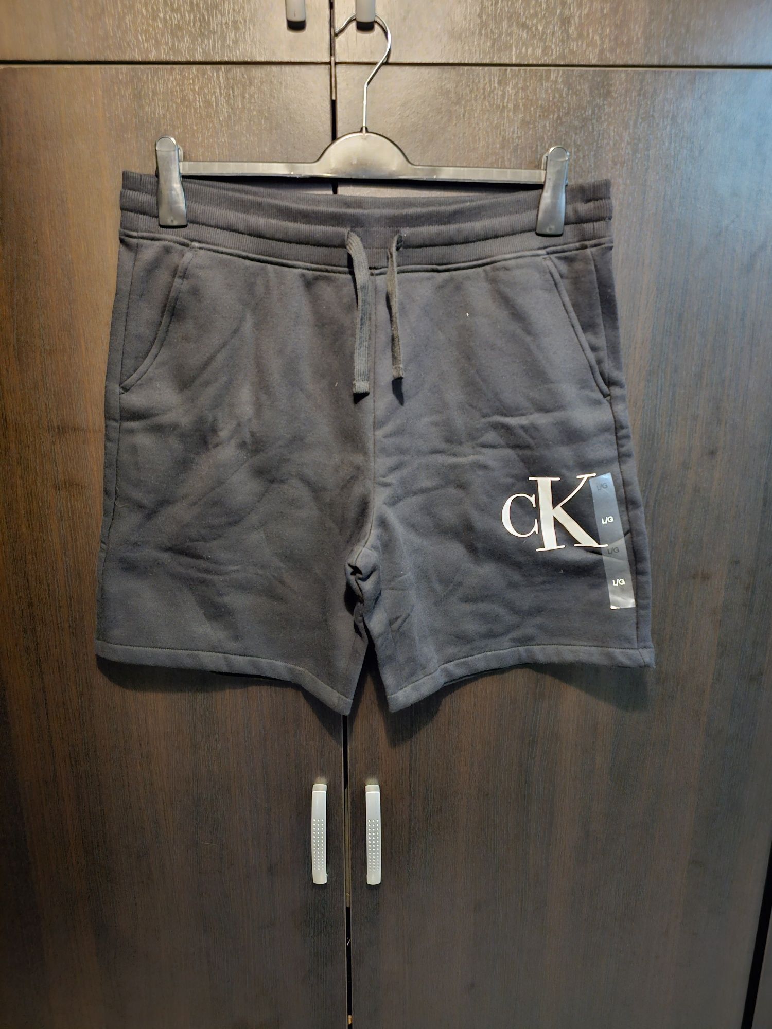 pantaloni scurti