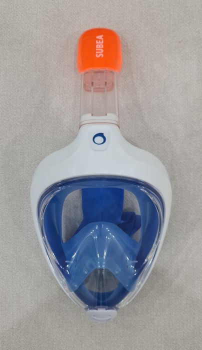 Маска для сноркелинга.