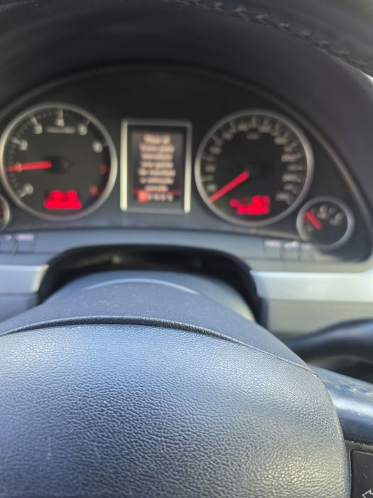 Audi a 4  an 2008  motor 2 L benzina