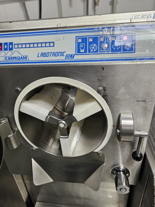 Masina de inghetata verticale si orizontale