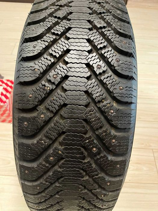 Продам зимние шины Good Year 265/70/16