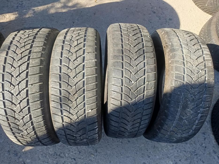 215/60/17 4броя Dunlop Winter Sport5.Гумите са в много добро състояние
