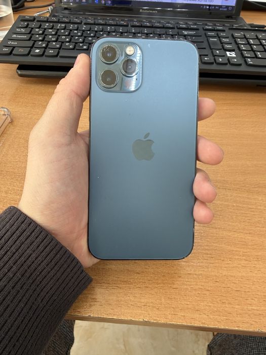 Iphone 12 pro, в хорошем состоянии