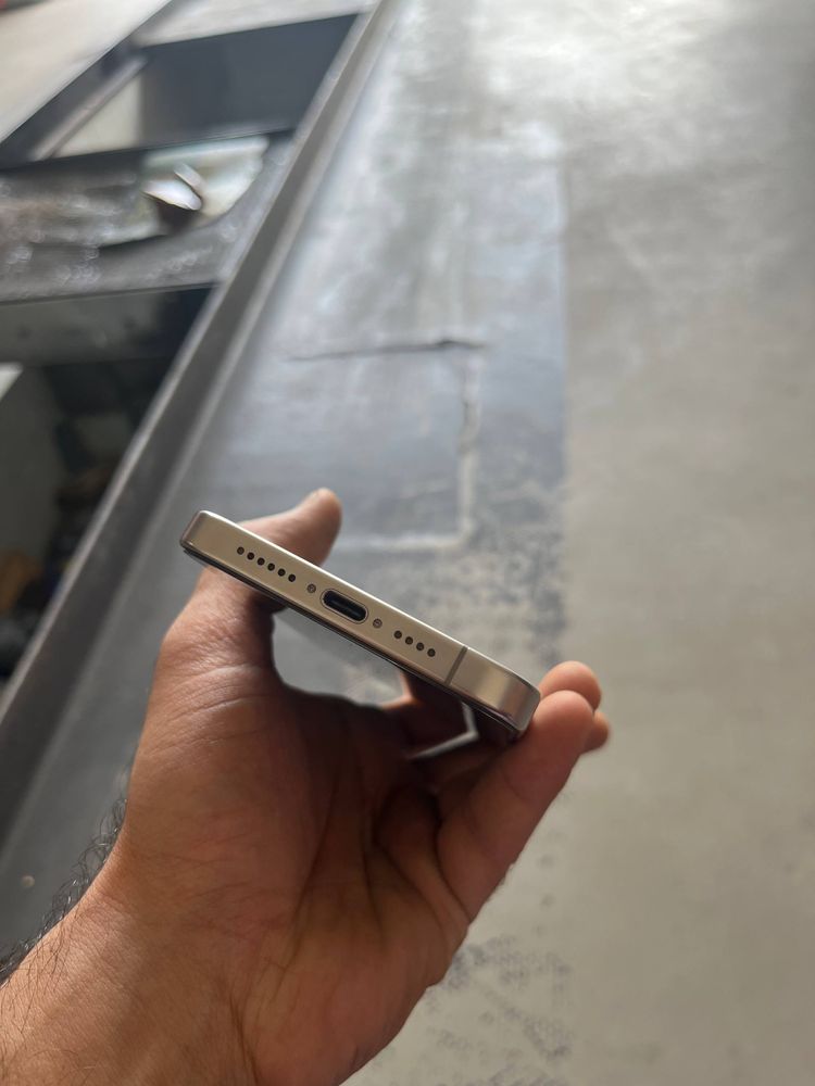 Iphone 15 pro max 256 tali
