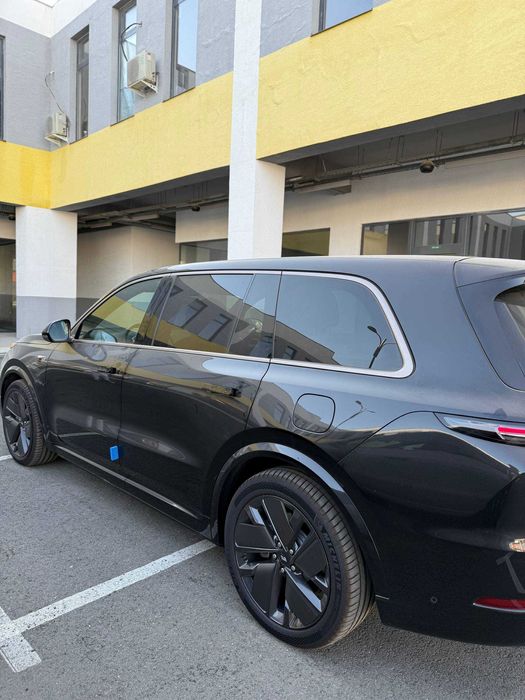 Li9 ultra black/orange