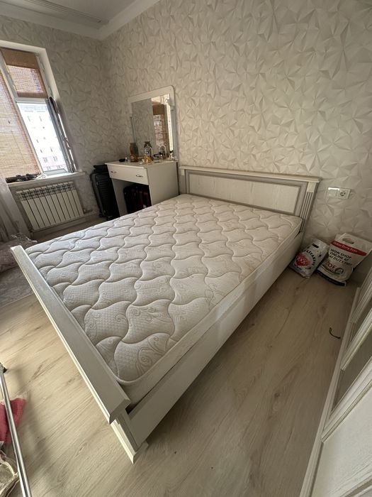 Двухспальная кровать