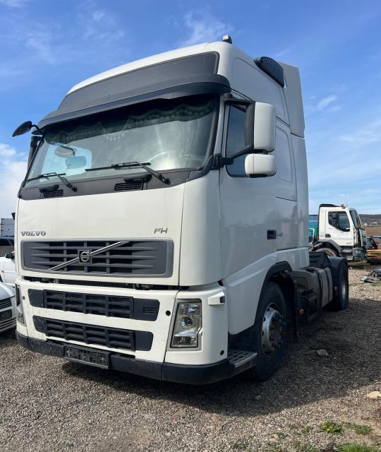Dezmembrez Volvo FH generatia [2005 - 2008] Cap tractor 12763cm³ (44