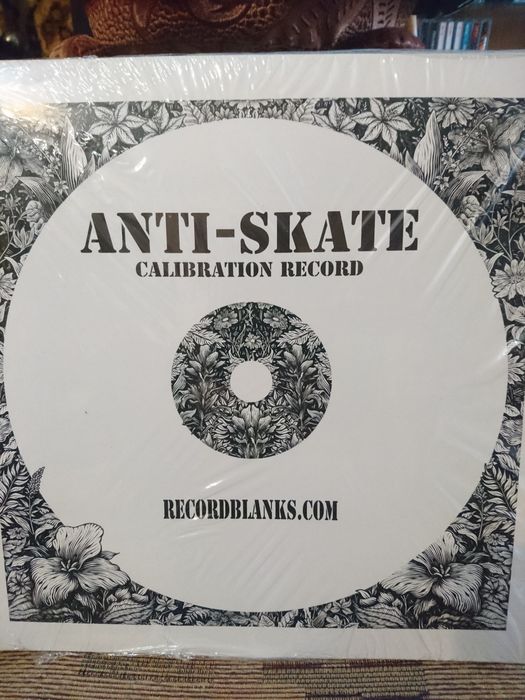 Виниловая пластинка для выставления антискетинга