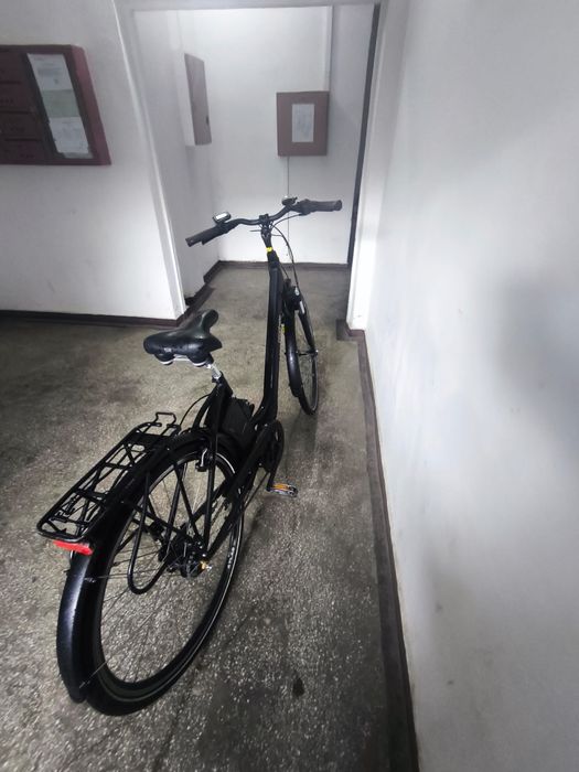 Bicicleta electrica aproape noua