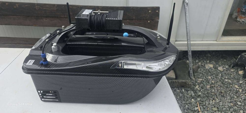 Лодка за захранка със сонар Toslon520.GPS -10000Т,камера с лебедка