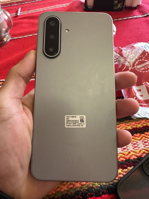 продавам телефон Galaxy A17 G5