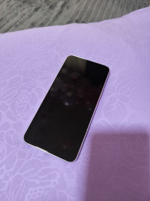 Samsung galaxy s22 dubai 2 sim kartaliy 8/128 200$