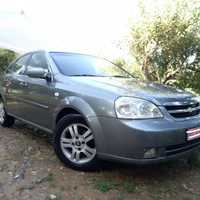 Lacetti 1.8 sotiladi