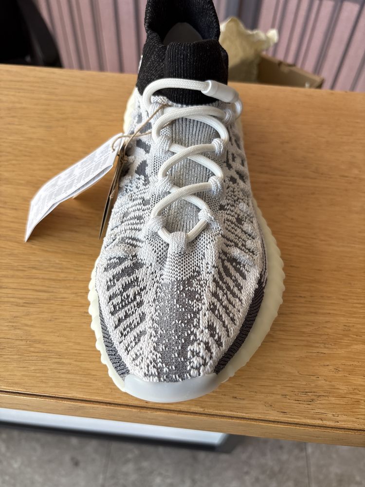 Adidas yezzy оригинални 42,5