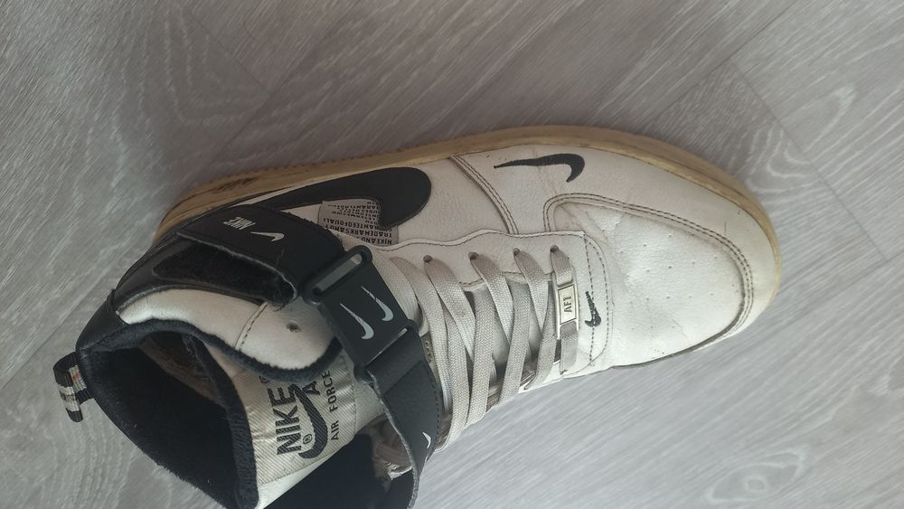 Зимние спортивные ботинки