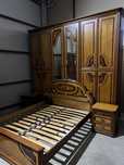 Pret redus Pat/Dormitor import italia din lemn cu oglinzi venetiene