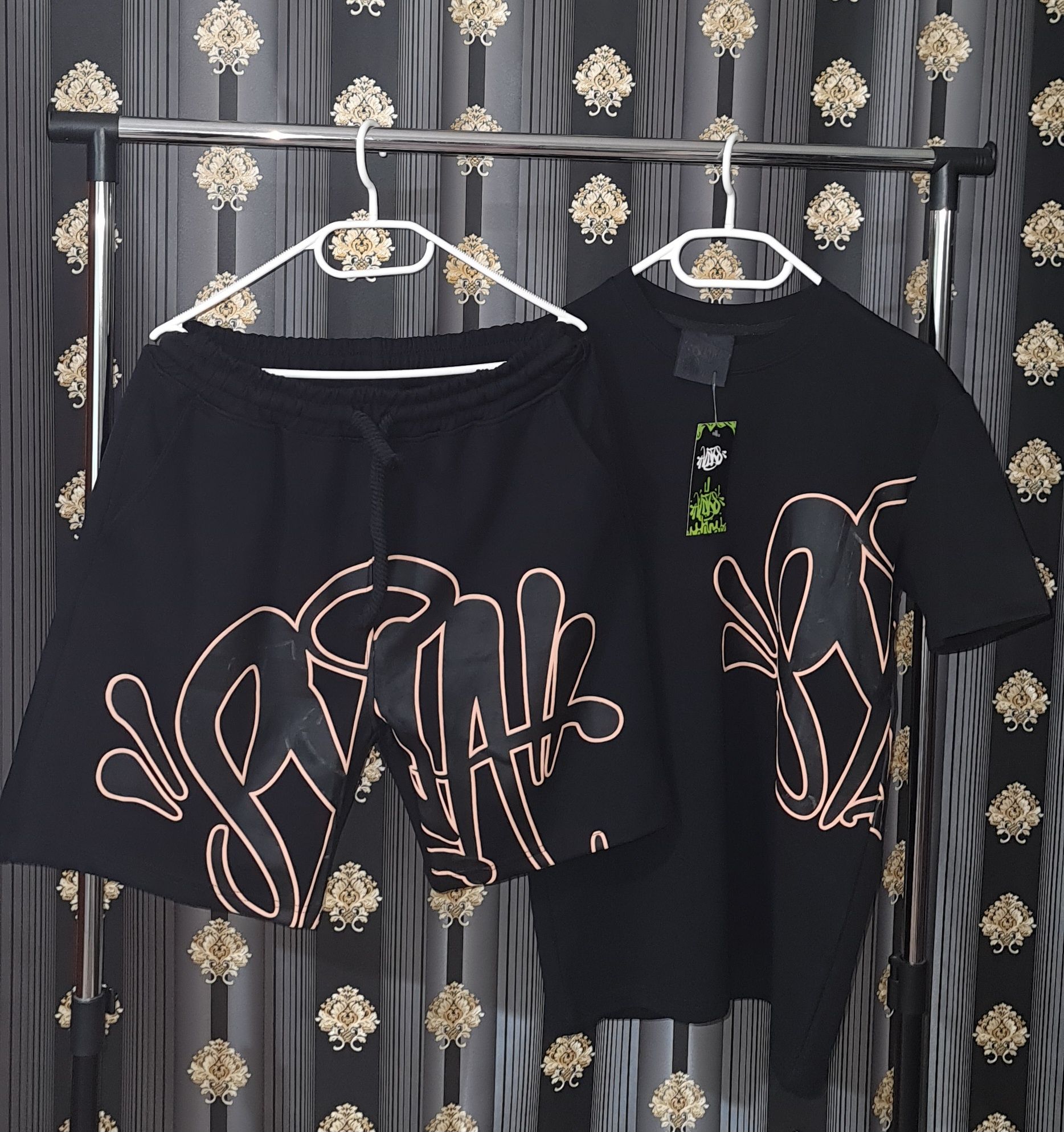 Compleu de vară Syna world  / denim tears  / Essentials