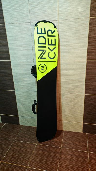 Placa snowboard nideker play 155 cm-legaturi boots Burton