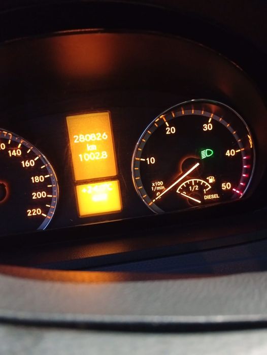 Se vinde Mercedes Vito