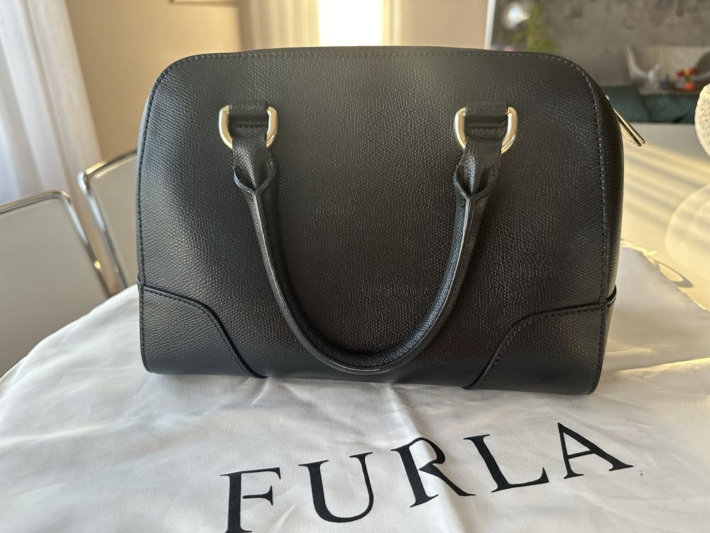 Кожена чанта Furla