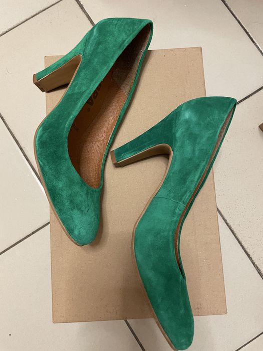 Кожени обувки на висок ток