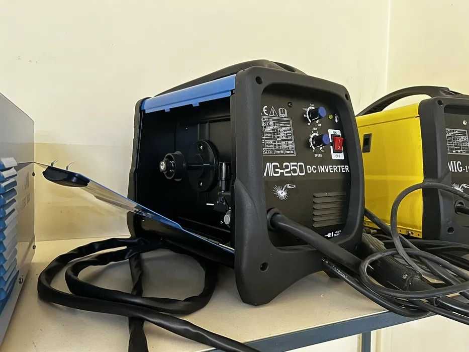 Професионален телоподаващ апарат CO2 MIG-250 ампера с 12м. ГАРАНЦИЯ