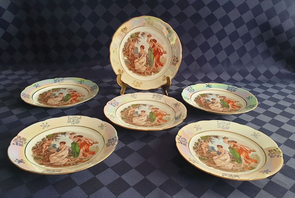 Стар авиаторски шлем и Порцеланови седефени чинии-Kahla