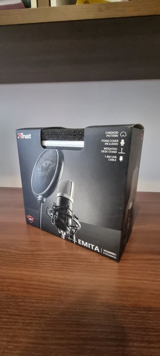 Microfon Trust Emita GXT252, pentru Streaming, Podcast, Youtube, cardi