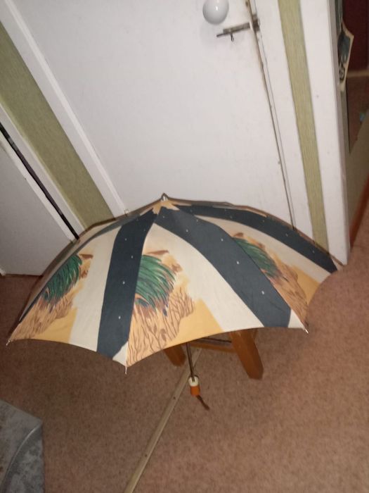 Продам зонтик недорого