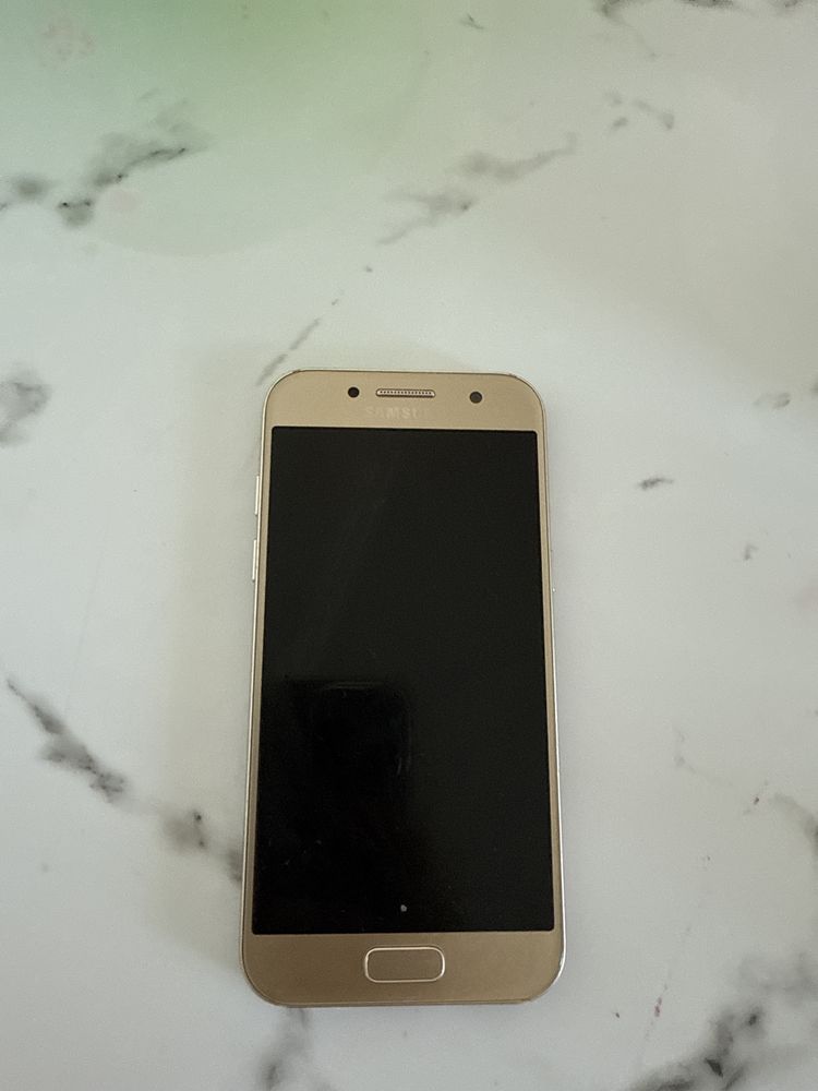 Samsung A3.