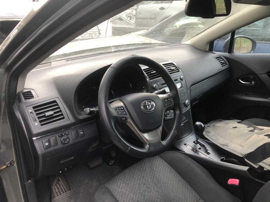 Dezmembram Toyota Avensis T27 1.8 Benzina 2009