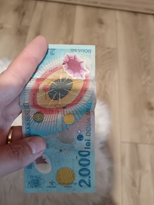 3 Bancnote 2000 lei eclipsa