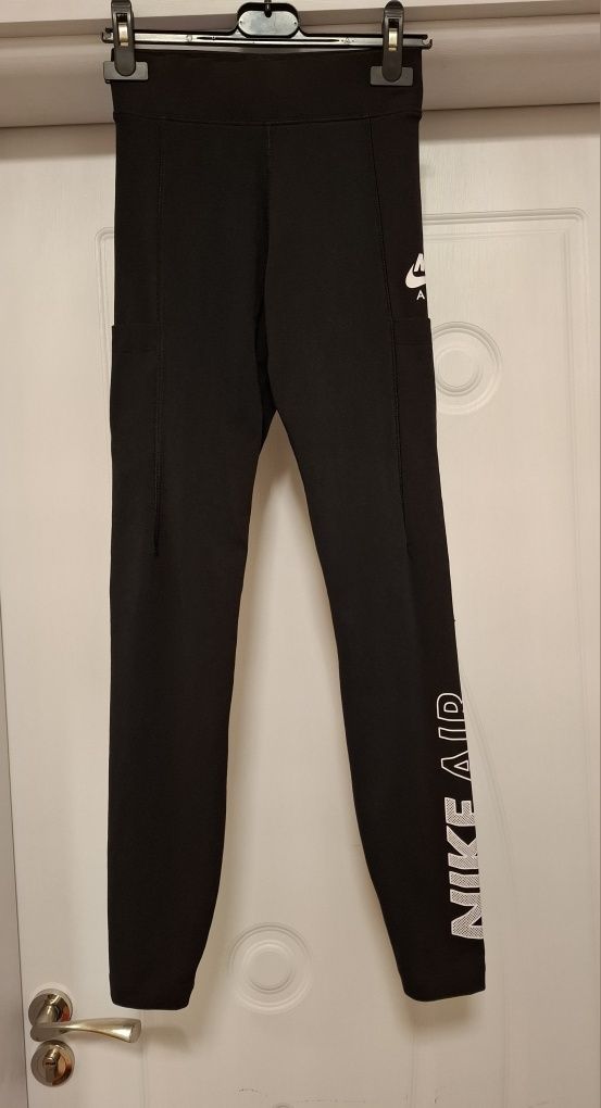 .  Нов без хартиен етикет.  Дамски оригинален клин.  Nike Air. Ном