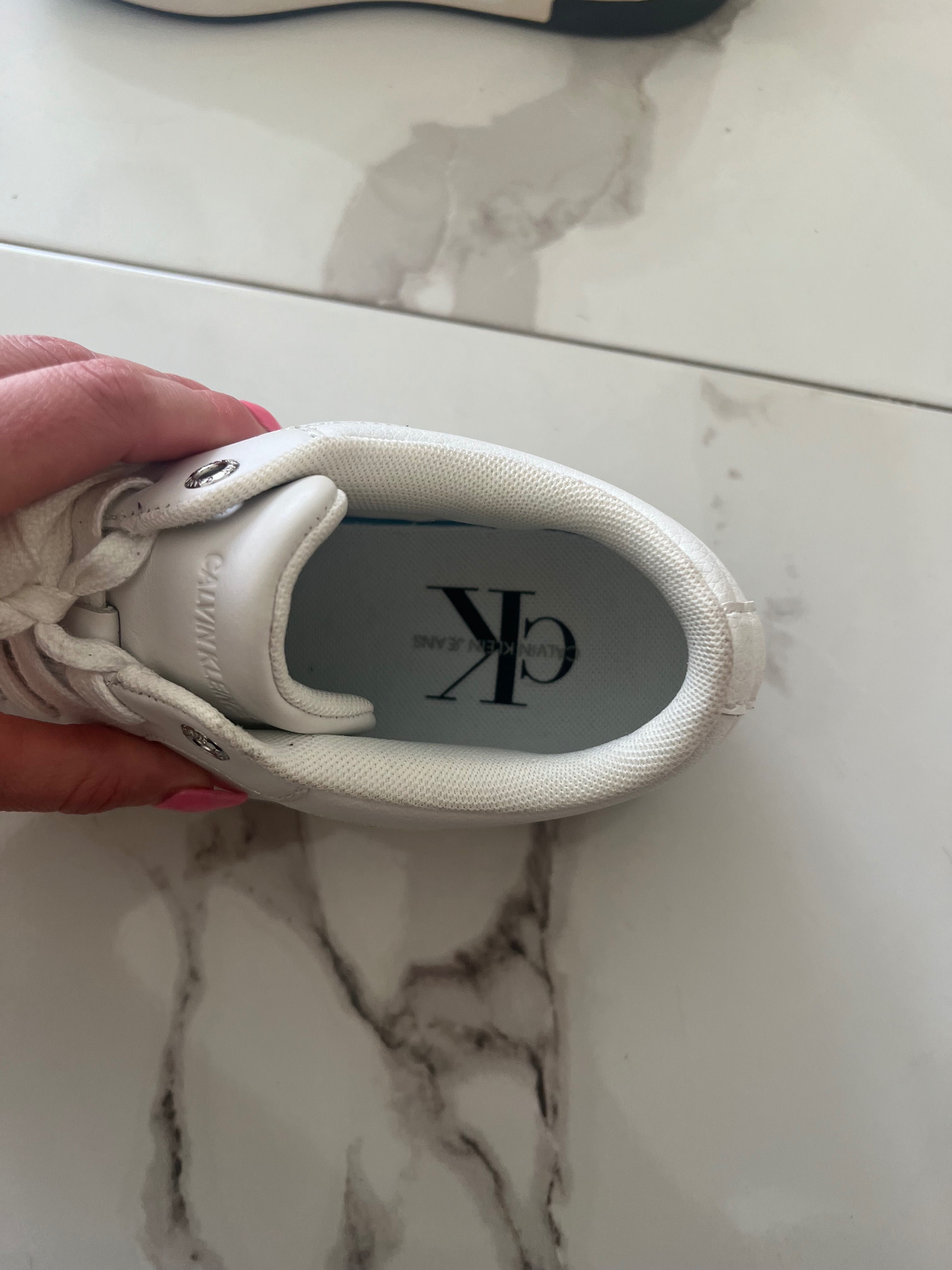 Кецове Calvin Klein