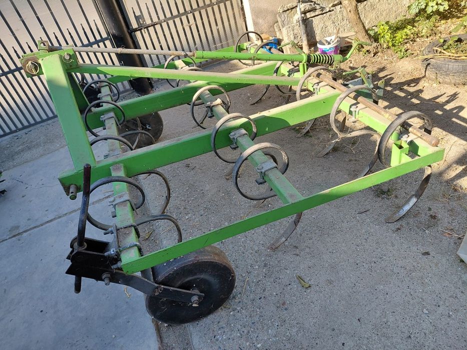 Cultivator agricol cu tăvălug de vânzare