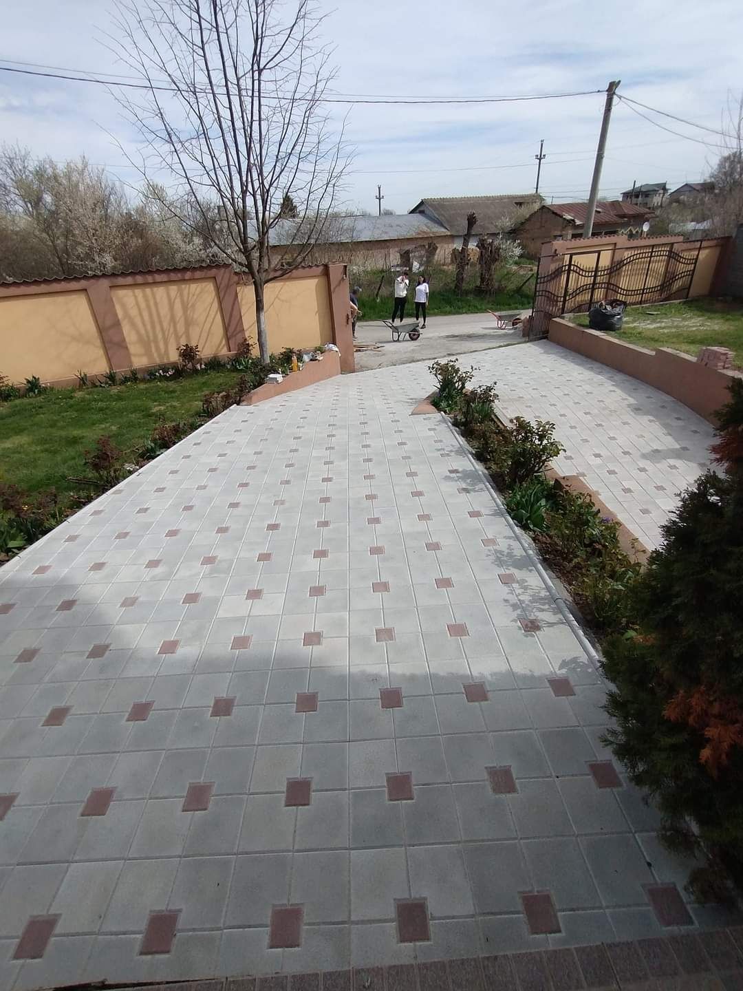 Producator Pavaje si Pavele din beton comprimat model Dale 40x40