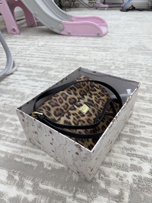 Продам новую сумку D & G