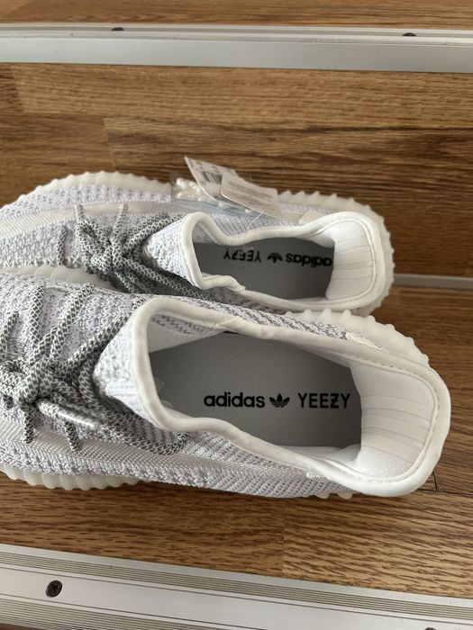 Vand Yeezy 350.