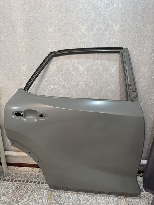 Продаю оригинал задню пассаж  дверь Lexus RX500h!