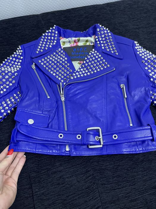 Jacheta din piele cu tinte argintii