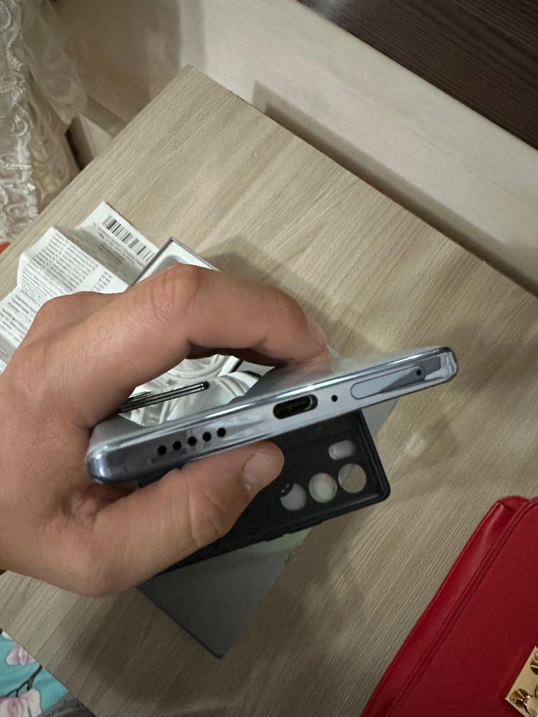 Vivo v29 озу 12+8 256