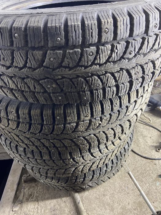 Шипы 13 размер в отличном состоянии