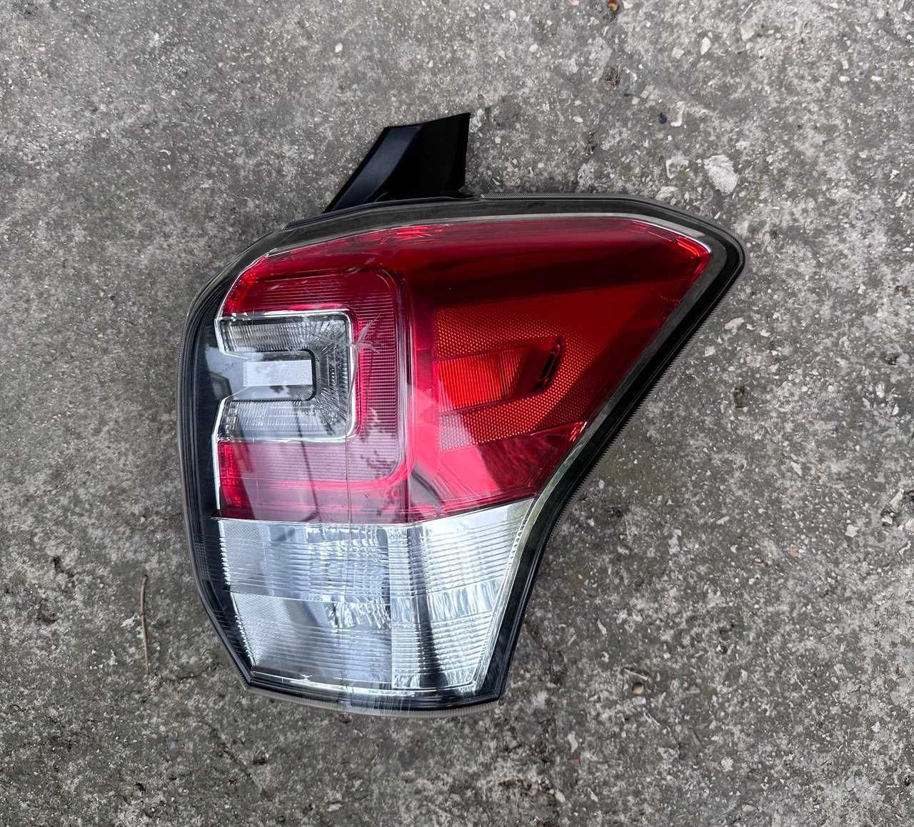 Десен стоп за Subaru Forester 2016 - 2019