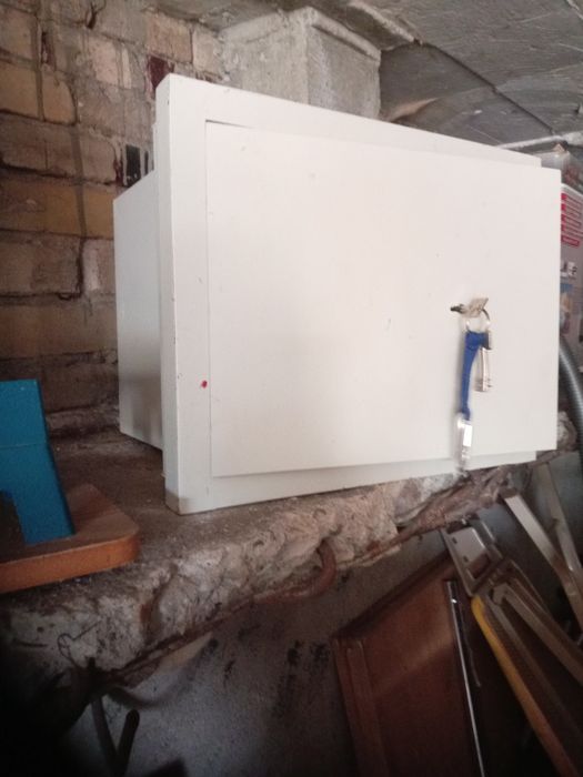 Seif din metal metal