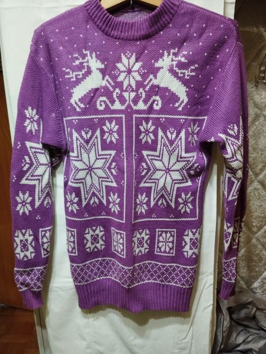 Женский  свитер.